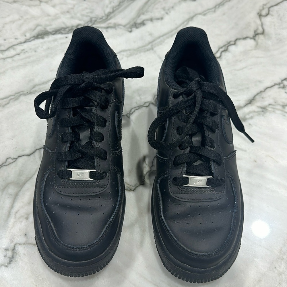 Nike Air Force Youth Size 6 — wore twice